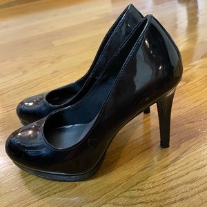Size 7 plain black heels